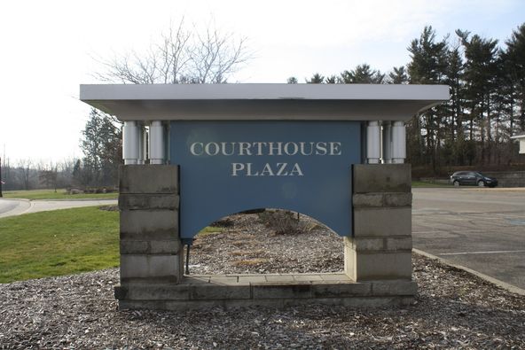 Courthouse Plaza: 4161 Steels Pointe, Stow, OH 44224